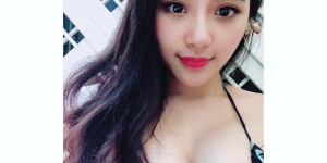 【大发娱乐】制服下原來是火辣「爆乳身材」！「火辣護理師」豐滿美乳佔滿畫面！