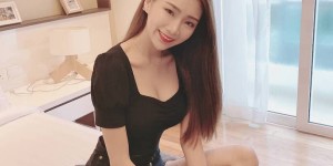 【大发娱乐】甜美妹子Mina「彎腰放送美乳」，超誘惑超溝好養眼啊！